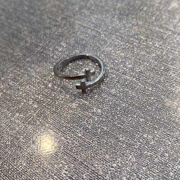 double cross ring - Picture 2 of 3